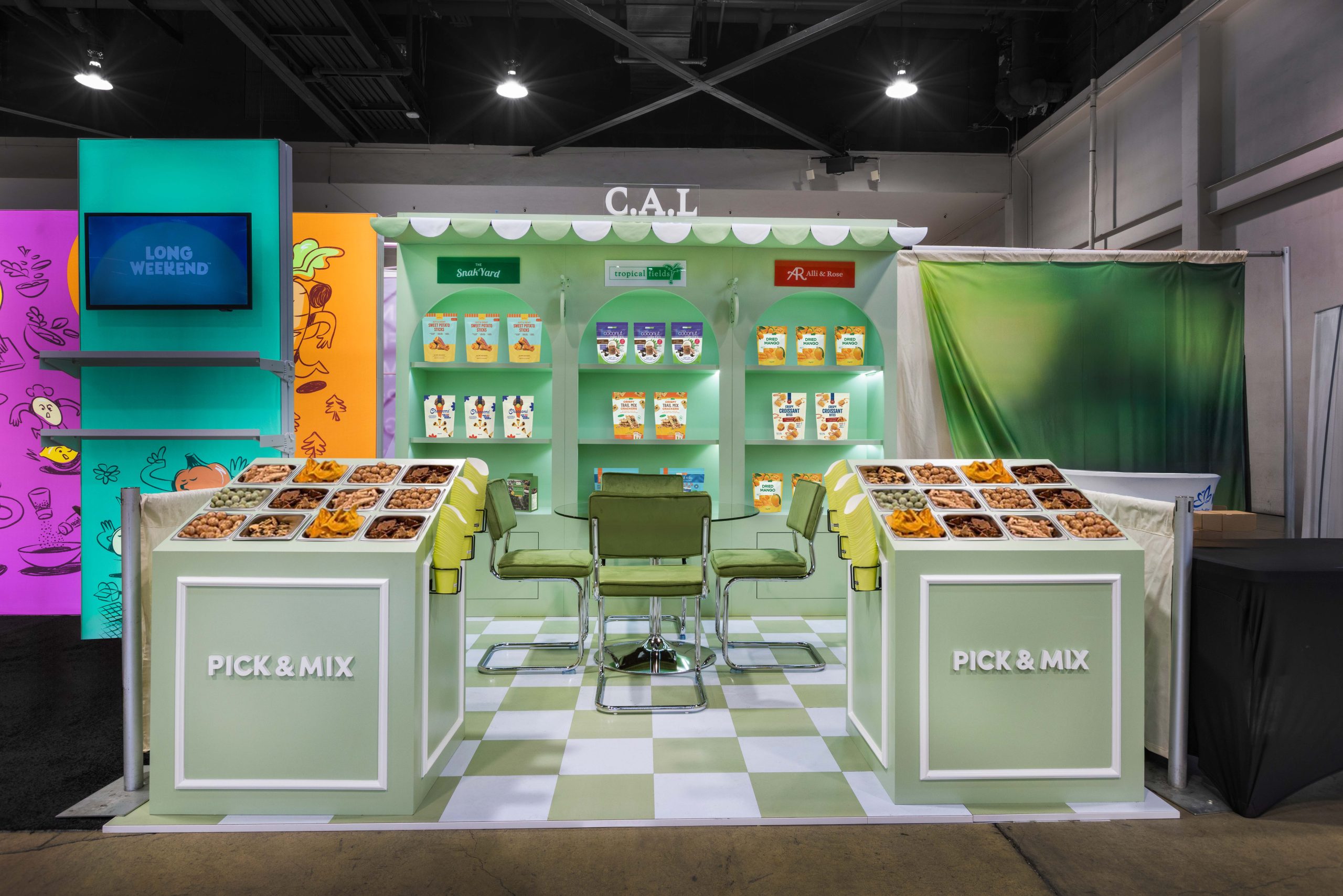 A Tradeshow booth with dynamic products